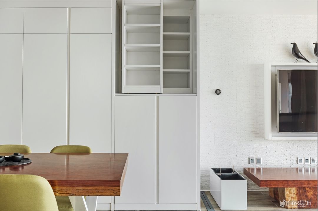 簡單實(shí)用的電視背景墻，看廈門裝修公司怎么做？ 