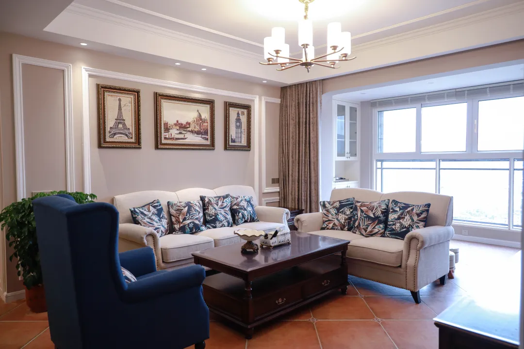 融僑官邸 96㎡ 現(xiàn)代簡美三居，對稱之美無處不在，儲(chǔ)物空間太驚人