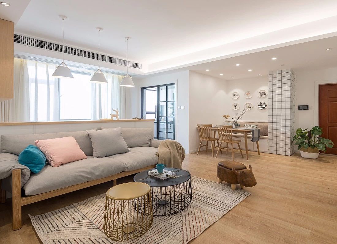 廈門(mén)金都海尚國(guó)際106㎡舒適簡(jiǎn)歐，沙發(fā)背景墻是亮點(diǎn)！