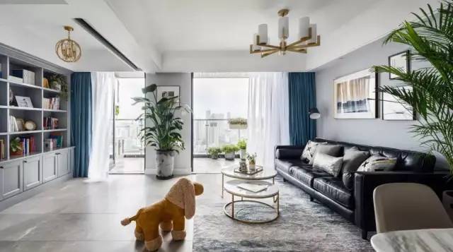 廈門海投自貿(mào)城126㎡輕奢美式風，敞亮的開放式客廳+書房